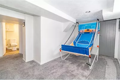 6808 Monroe Ave, West Mifflin, PA 15122 - Photo 29