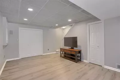 251 Saint Leonards Ln, Cranberry Township, PA 16066 - Photo 35