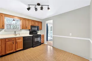 8732 Breezewood Dr, Pittsburgh, PA 15237 - Photo 11