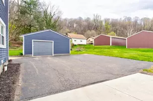 1855 W Lawrence Ave, Ellwood City, PA 16117 - Photo 27