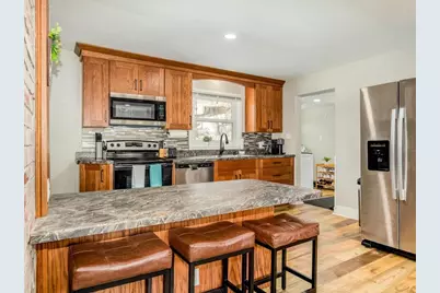 1855 W W Lawrence Ave, Ellwood City, PA 16117 - Photo 9