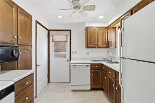 543 Old Farm Rd, Baldwin Twp, PA 15234 - Photo 15