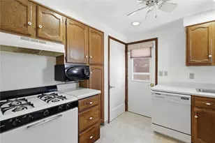 543 Old Farm Rd, Baldwin Twp, PA 15234 - Photo 17