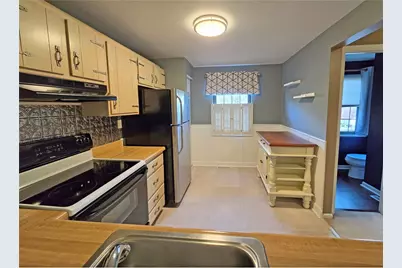 711 Newton Square, Moon/Crescent Twp, PA 15108 - Photo 5