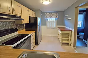 711 Newton Square, Moon/Crescent Twp, PA 15108 - Photo 5