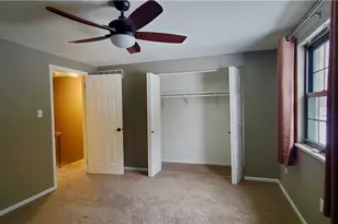 711 Newton Square, Moon/Crescent Twp, PA 15108 - Photo 9