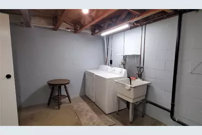 711 Newton Square, Moon/Crescent Twp, PA 15108 - Photo 13