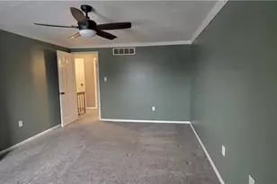 711 Newton Square, Moon/Crescent Twp, PA 15108 - Photo 7