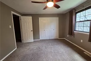 711 Newton Square, Moon/Crescent Twp, PA 15108 - Photo 7