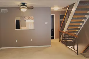 711 Newton Square, Moon/Crescent Twp, PA 15108 - Photo 3