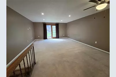 711 Newton Square, Moon/Crescent Twp, PA 15108 - Photo 3