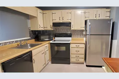 711 Newton Square, Moon/Crescent Twp, PA 15108 - Photo 5