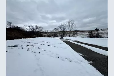 797 Carlton Dr, Bentleyville, PA 15314 - Photo 13