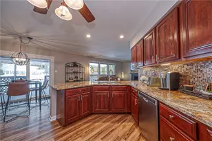 5683 Villahaven Dr, Pittsburgh, PA 15236 - Photo 7