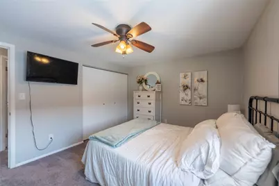 200 Kirkwood Dr, Cranberry Township, PA 16066 - Photo 9