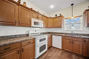 322 Woodcrest Dr, Coraopolis, PA 15108 - Photo 25