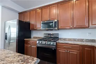 246 Grace Manor Dr, Robinson Twp, PA 15108 - Photo 7