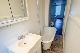 322 E Locust St, Butler, PA 16001 - Photo 7