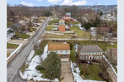 1101 Grouse Run Rd, Bethel Park, PA 15102 - Photo 3