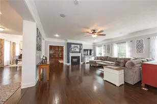 438 White Pine Ln, Economy, PA 15005 - Photo 7