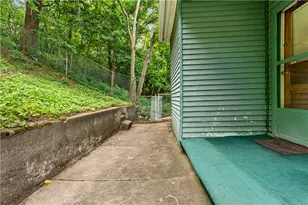 1042 Blackadore St, Pittsburgh, PA 15221 - Photo 27