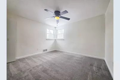 524 Macfarlane Dr, Pittsburgh, PA 15235 - Photo 11