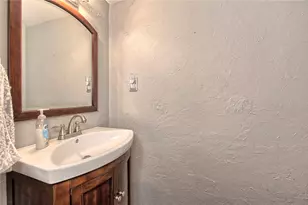 106 Yellowstone Dr, Unity Township, PA 15650 - Photo 9