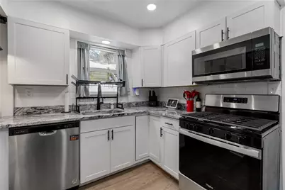 369 Maytide St, Pittsburgh, PA 15227 - Photo 9