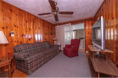 719 Locust St, Hempfield Township, PA 15601 - Photo 9