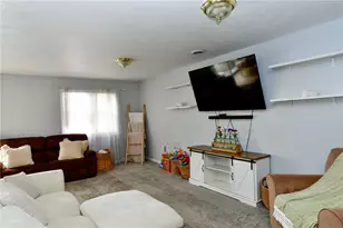 106 Meadowview Dr, Connoquenessing Township, PA 16053 - Photo 3