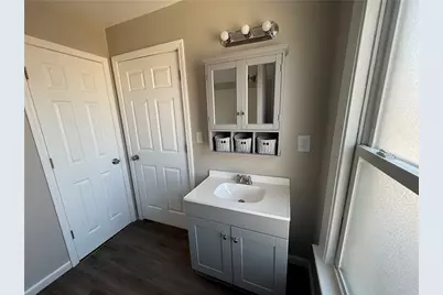 1056 Adams Street, New Castle, PA 16101 - Photo 9