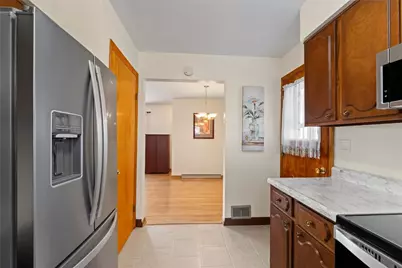 804 Redwood Dr, Cecil, PA 15057 - Photo 5