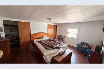 327 Lowell St, Vandergrift, PA 15690 - Photo 9