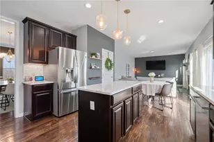 225 Foxwood Rd, Coraopolis, PA 15108 - Photo 9