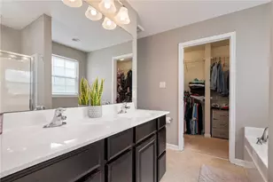 225 Foxwood Rd, Coraopolis, PA 15108 - Photo 23