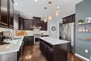 225 Foxwood Rd, Coraopolis, PA 15108 - Photo 7