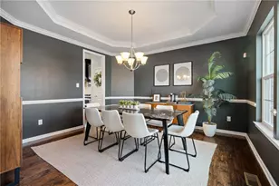 225 Foxwood Rd, Coraopolis, PA 15108 - Photo 3