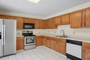 2147 Huntington Ct S, Pittsburgh, PA 15090 - Photo 9