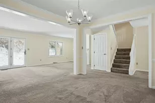 2147 Huntington Ct S, Pittsburgh, PA 15090 - Photo 7