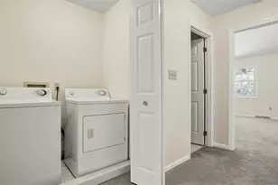 2147 Huntington Ct S, Pittsburgh, PA 15090 - Photo 25