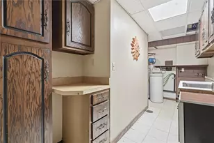 460 Bassett Dr, Bethel Park, PA 15102 - Photo 39