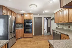 460 Bassett Dr, Bethel Park, PA 15102 - Photo 7