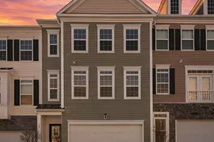 30 Hawthorne Dr, Chartiers, PA 15301 - Photo 1