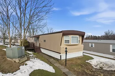 34 Leesburg Ct, Imperial, PA 15126 - Photo 1