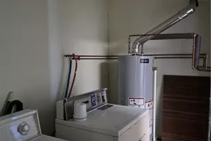 1826 Freeport Rd, Arnold, PA 15068 - Photo 9