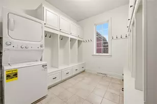 328 Cambridge Dr, Adams Township, PA 16046 - Photo 25