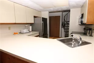 2713 Powder Ridge Rd, Hidden Valley, PA 15502 - Photo 11