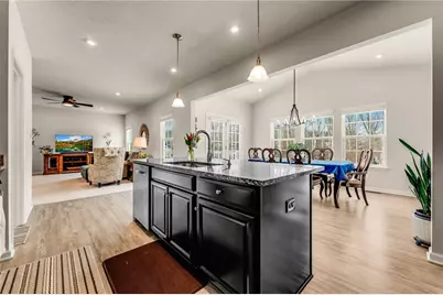 1017 Blackhawk Dr, Middlesex Township, PA 16059 - Photo 9