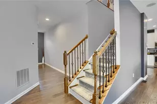 217 Noble Woods Dr, Coraopolis, PA 15108 - Photo 17