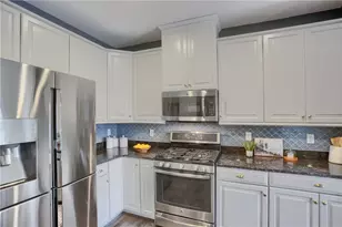 217 Noble Woods Dr, Coraopolis, PA 15108 - Photo 11